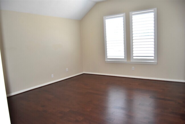 Building Photo - 18627 Summercliff Ln