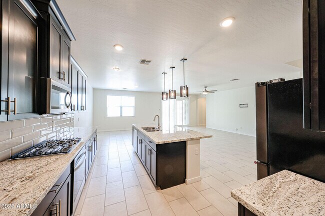 Building Photo - 14090 W Old Oak Ln