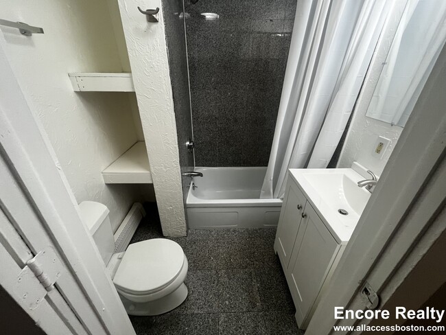 Building Photo - 270 Bowdoin St