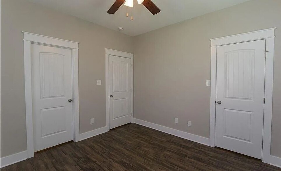 Building Photo - 124 Waverly Dr