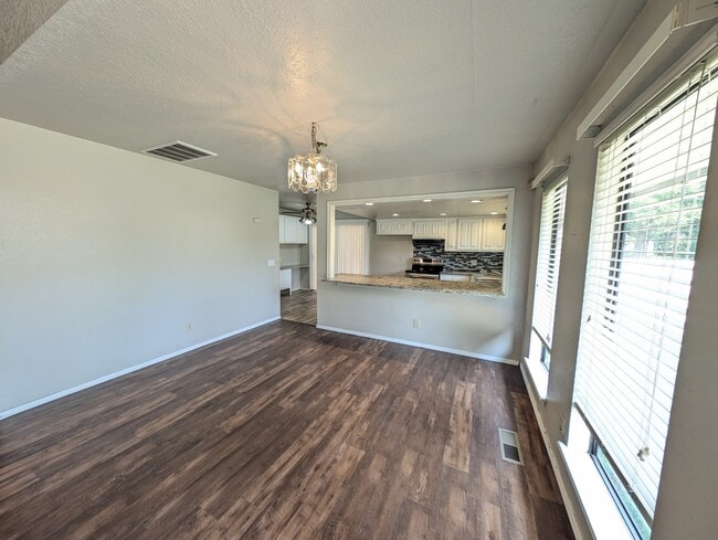 Building Photo - 8440 E 64th Pl