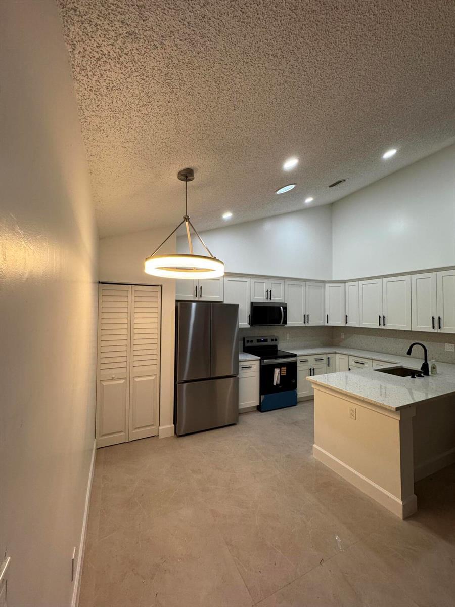 Building Photo - 1148 Summit Trail Cir