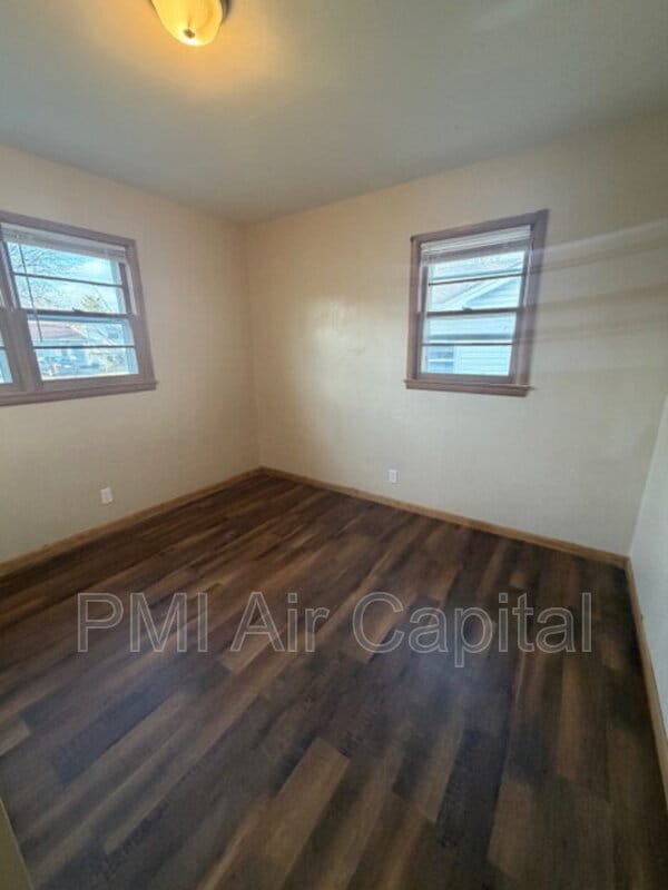 Building Photo - 1615 W Haskell St