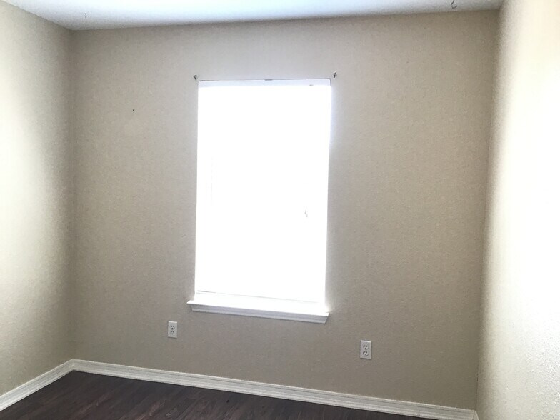Building Photo - 1325 Misty Meadow Dr