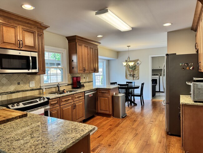 Building Photo - 2640 Varner Dr NE