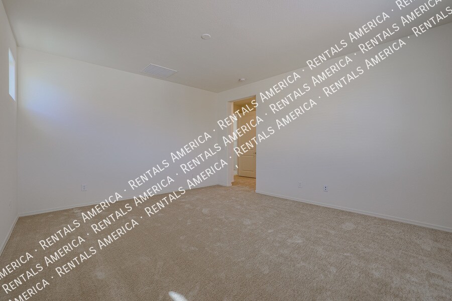 Building Photo - 10036 E Tiburon Ave