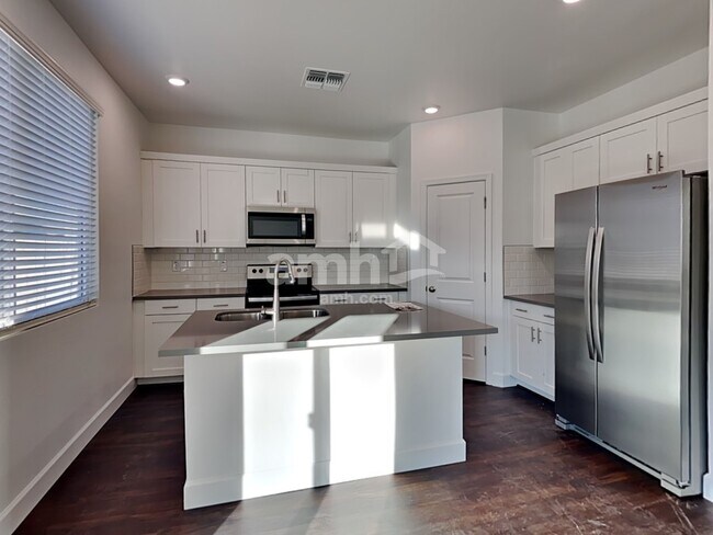 Building Photo - 17137 Puget Ave