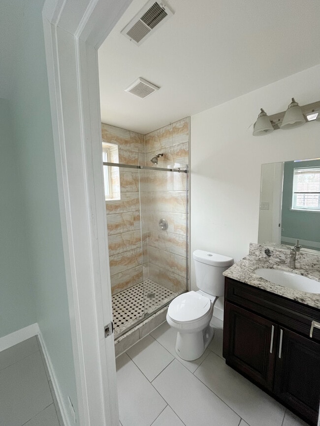 Building Photo - 3527 S Parnell Ave