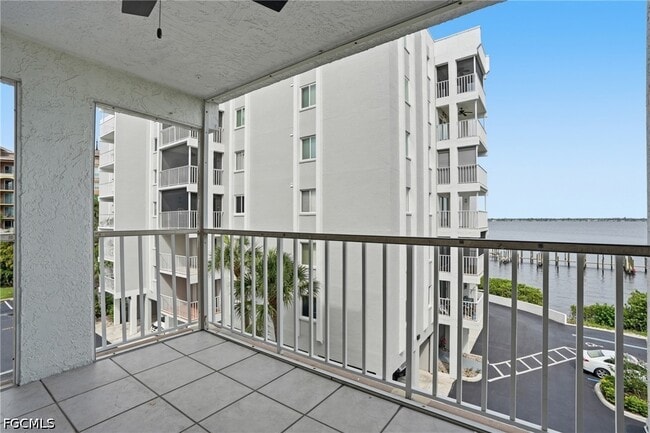 Building Photo - 2885 Palm Beach Blvd