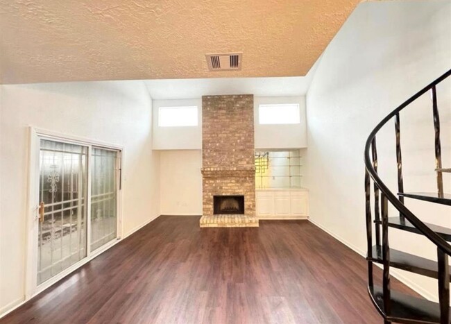 Building Photo - 12251 W Village Dr