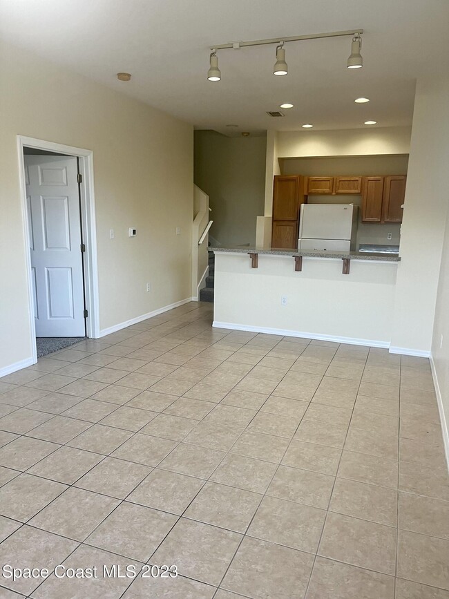 Building Photo - 110 Turpial Way