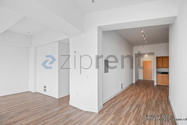 Building Photo - 1755 Broadway