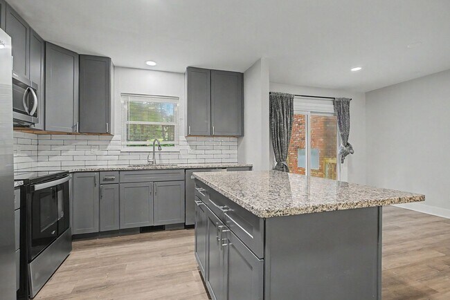 Building Photo - 1811 Devra Dr