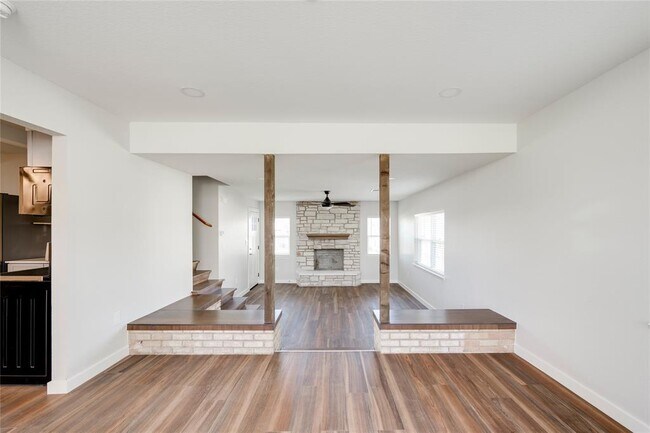 Building Photo - 809 N West St