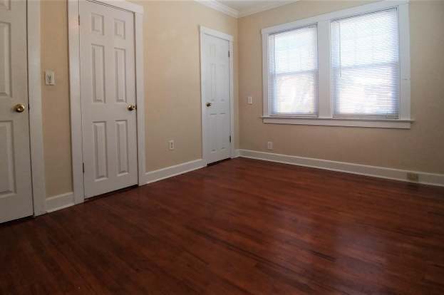 Building Photo - 415 Greenbriar Dr