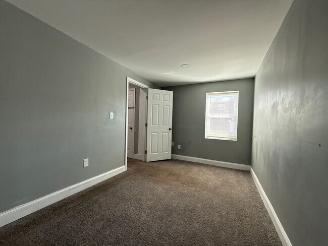 Building Photo - Beautiful Three - Bedroom Home In Baltimore