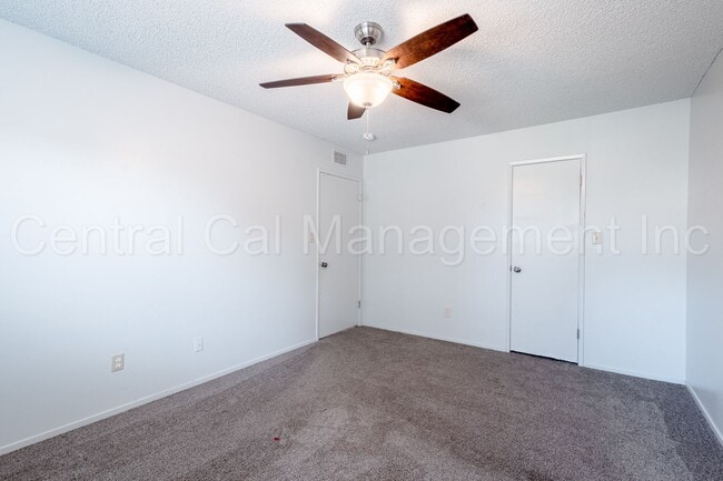 Building Photo - 3333 El Encanto Ct