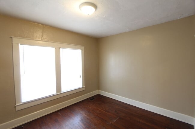 Building Photo - New On The Market with Fresh Updates!! Better Hurry!!