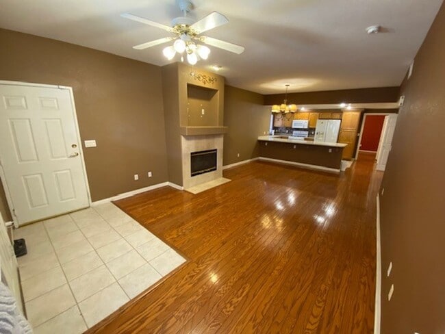 Building Photo - 3327 Erva St