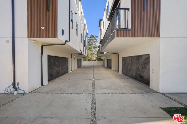 Building Photo - 13692 Erwin St