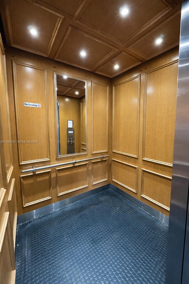 Building Photo - 9330 Lagoon Pl