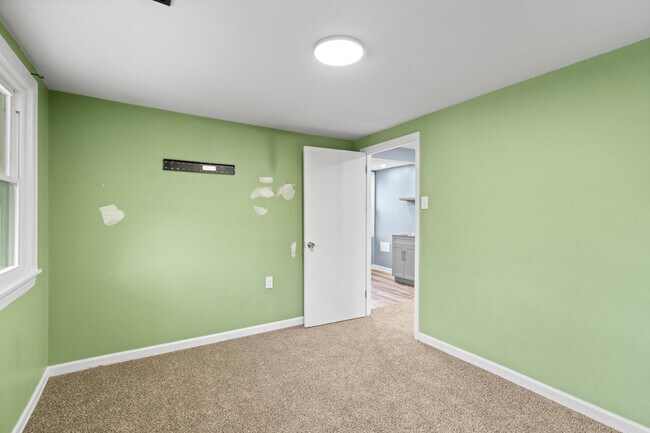 Building Photo - 2416 Sherry Rd