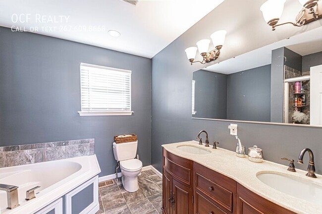 Building Photo - 2017 Memphis St