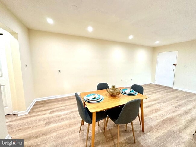 Building Photo - 3829 Hamilton St