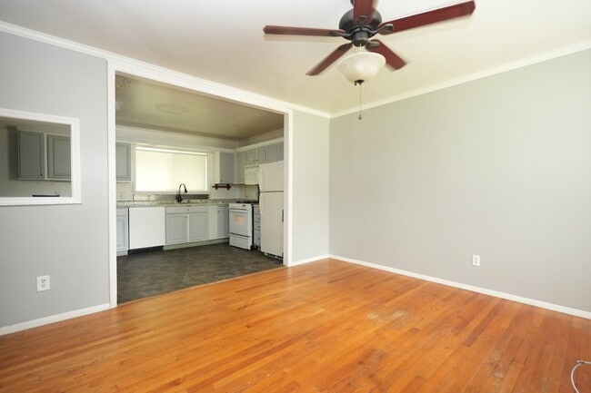 Building Photo - 2912 Cedarhurst Dr