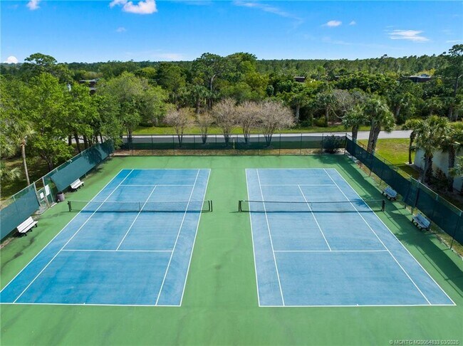 Building Photo - 6162 SE Riverboat Dr