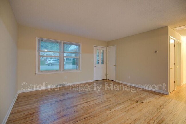 Building Photo - 421 E McLelland Ave