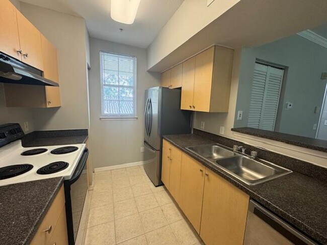 Building Photo - 1 Bedroom Top Floor Condo at Siena in Celebration