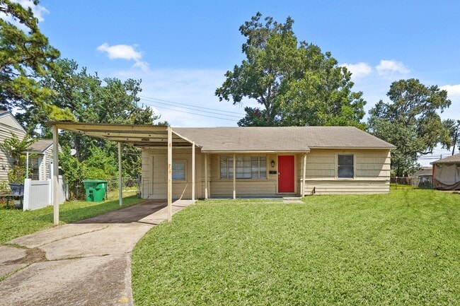 Primary Photo - 12513 Kathryn St