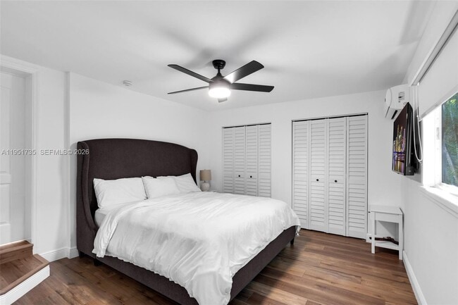 Building Photo - 5930 SW 47th St