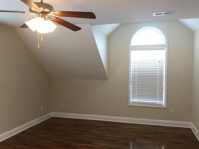 Building Photo - 5705 Parasol Ln