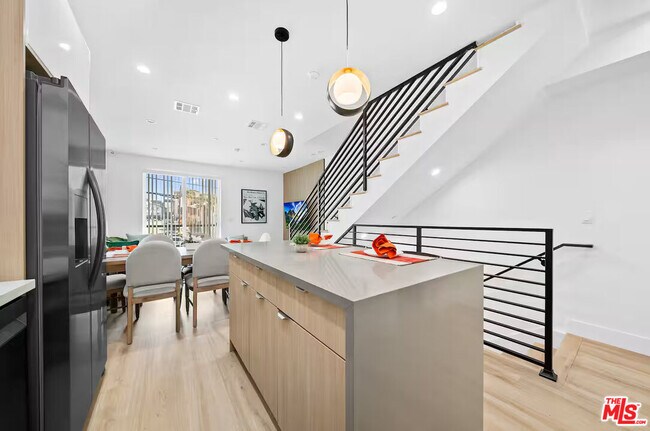 Building Photo - 201 S Westlake Ave