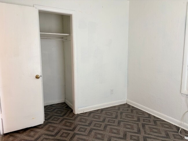 Building Photo - 3111 Amherst St