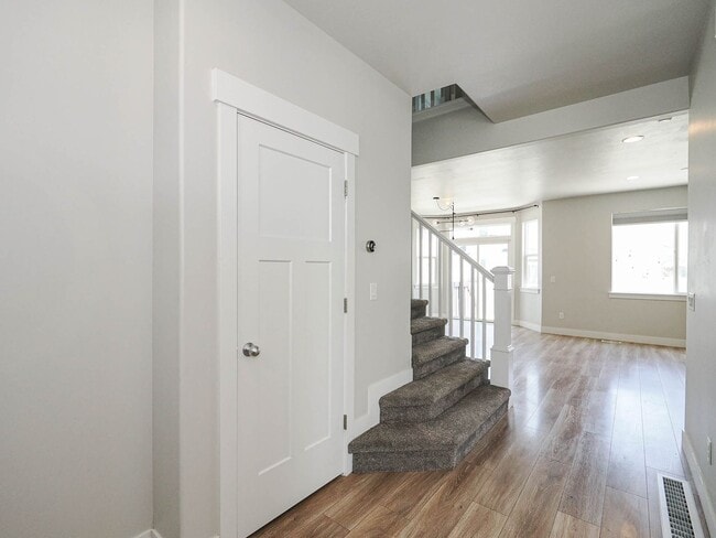 Building Photo - 69 S Serrata Ln