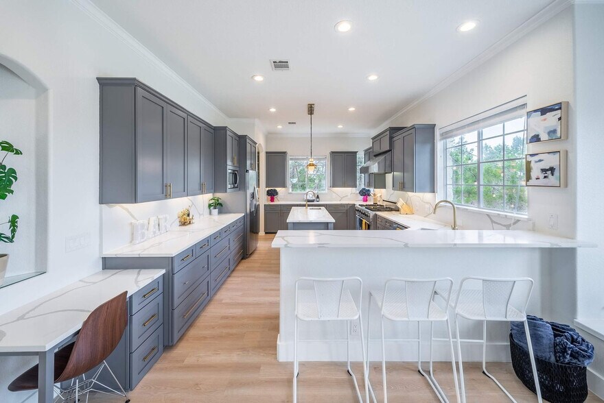 Building Photo - 8902 Feather Hill Rd