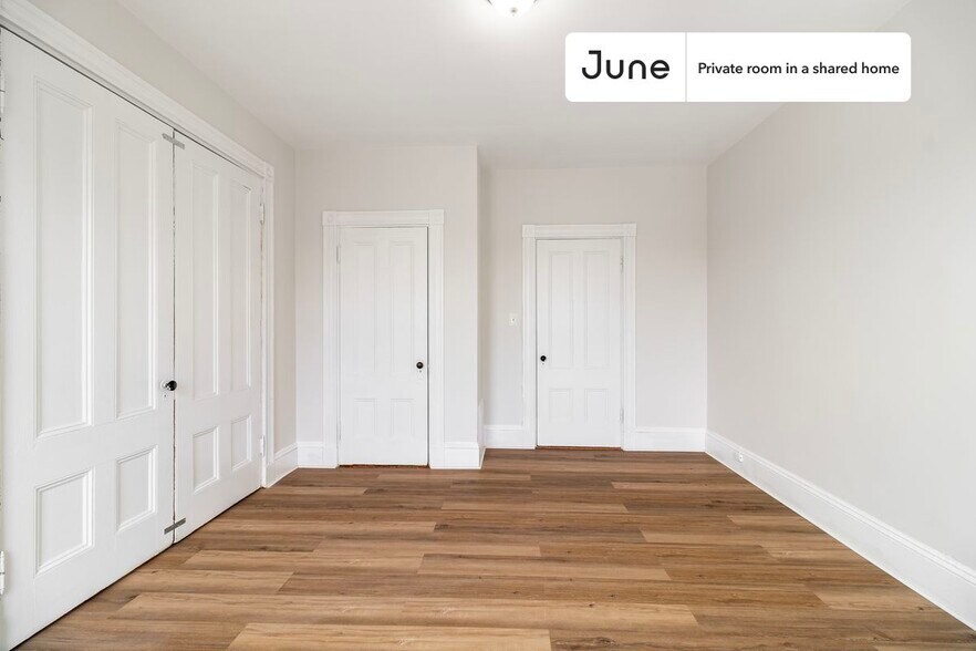 Building Photo - Room in Shared 3 bed/1 bath home