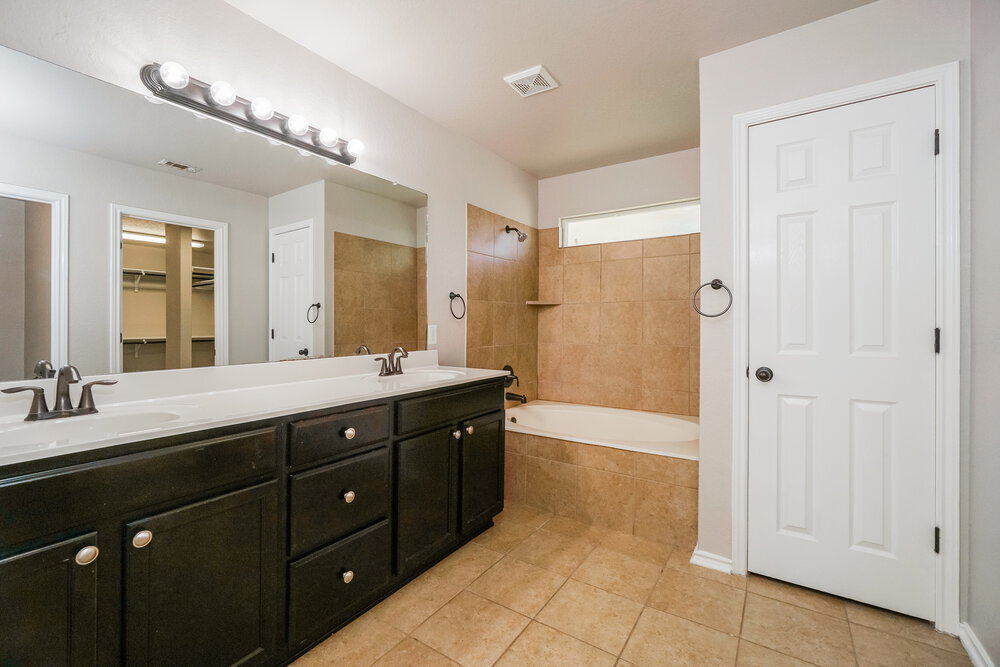 Building Photo - 141 Elisabeth Run
