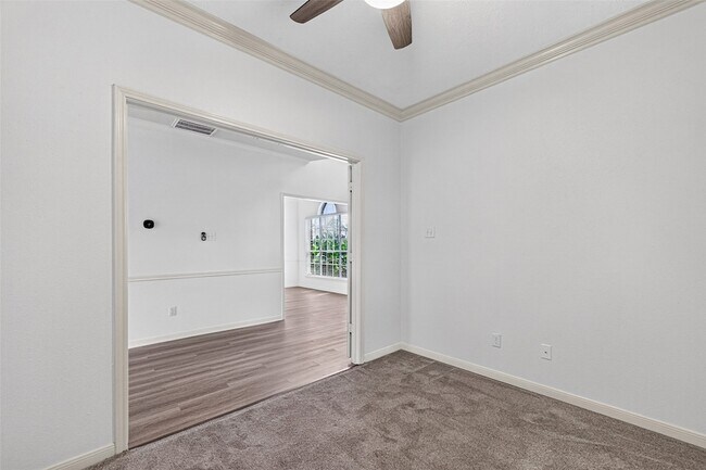 Building Photo - 1253 El Camino Village Dr