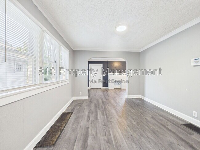 Building Photo - 6808 S Benton Ave