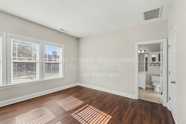 Building Photo - 2330 Bonterra Blvd