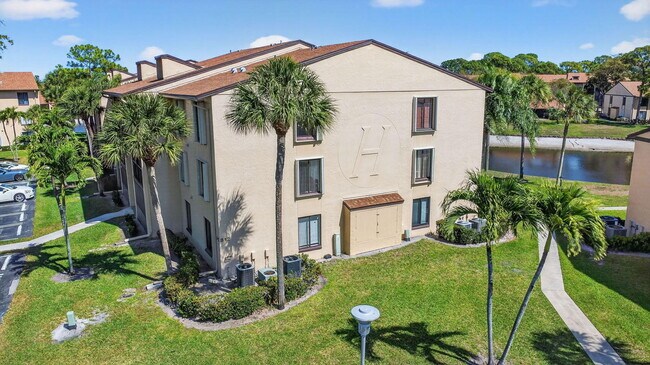 Building Photo - 812 Sky Pine Way