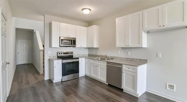 Building Photo - 3208 S Cherry Ln