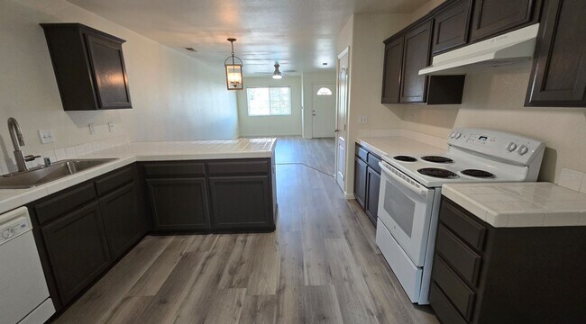 Building Photo - 6124 Royal Coach Cir