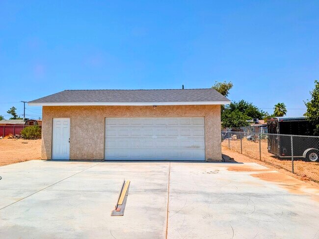 Building Photo - 4 bed with Dual master bedrooms and Solar - Check the 3D tour