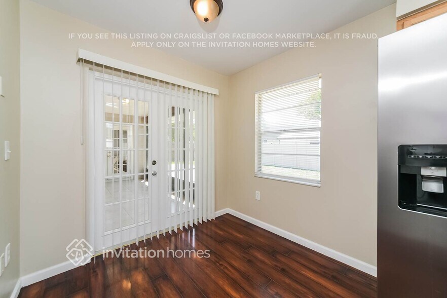 Building Photo - 341 Santiago Ct