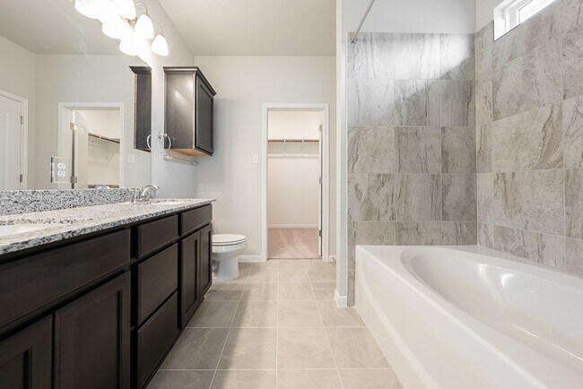 Building Photo - Pre-Leasing Now for Mid-July – Westfield C...